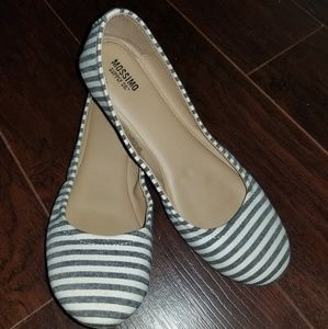 Mossimo Flats